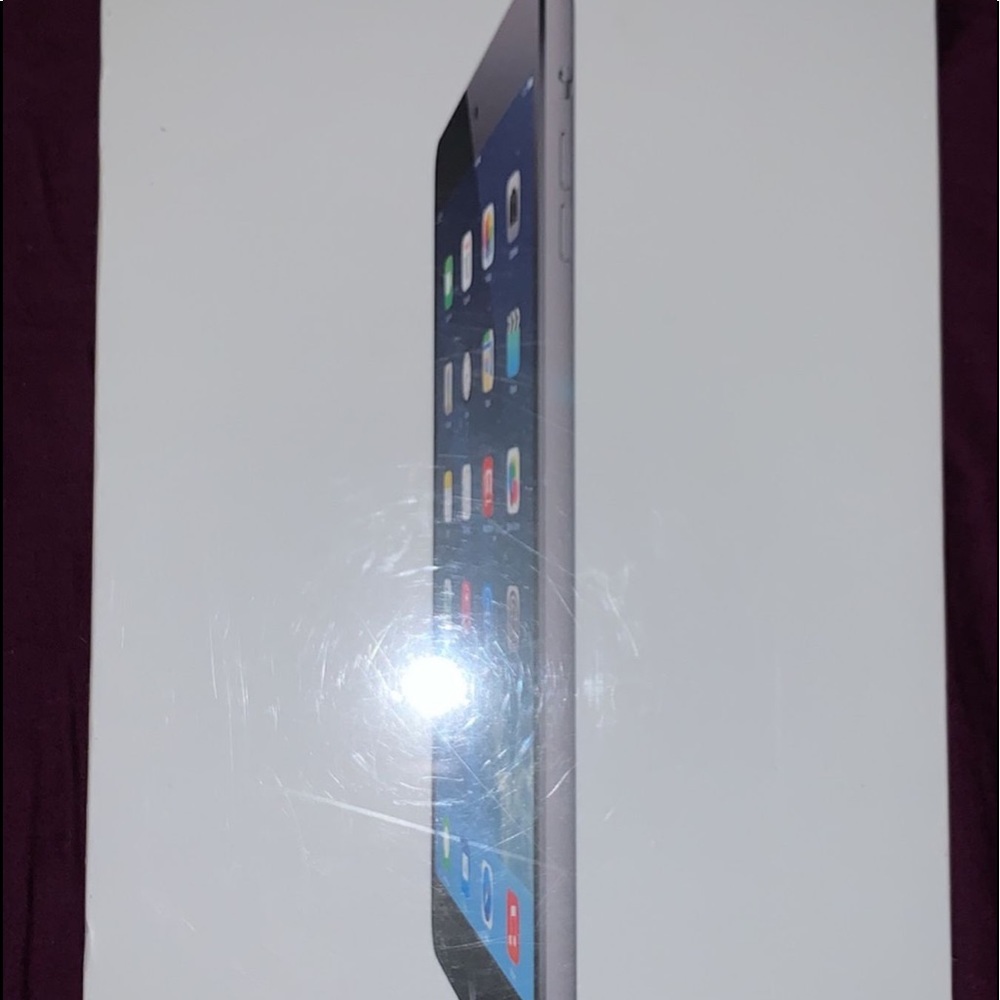 iPad mini - Picture 2 of 3